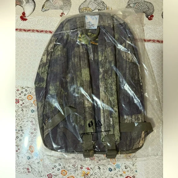 PALACE CORDURA TRI-BACKPACK Camo Forest DPM Graphic Print Tri-Ferg Patch Logo